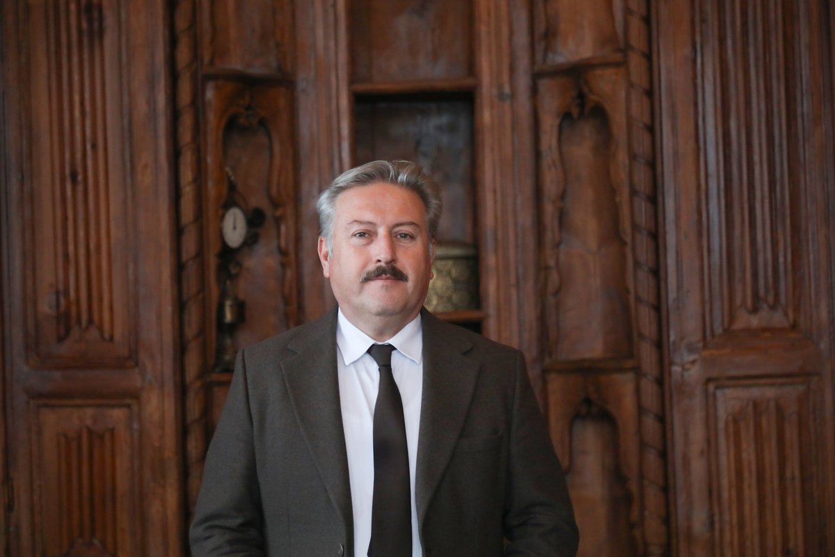 DrPalancioglu's tweet photo. Mektep Melikgazi Sosyal Bilimler Okulumuzun son hazırlıklarını incelemek için Tarihi Filinta’nın Konağı’ndayız. 

Aslına uygun olarak restore ettiğimiz bu tarihi konakta, vereceğimiz eğitimlerimize katılacak öğrencilerimiz yeni bir bakış açısı kazanacaklar. 📚

9, 10, 11. sınıf öğrencilerine özel eğitim programımızla geleceğin düşünce liderlerinden biri olmak için acele edin! Son başvuru tarihi 29 Kasım!