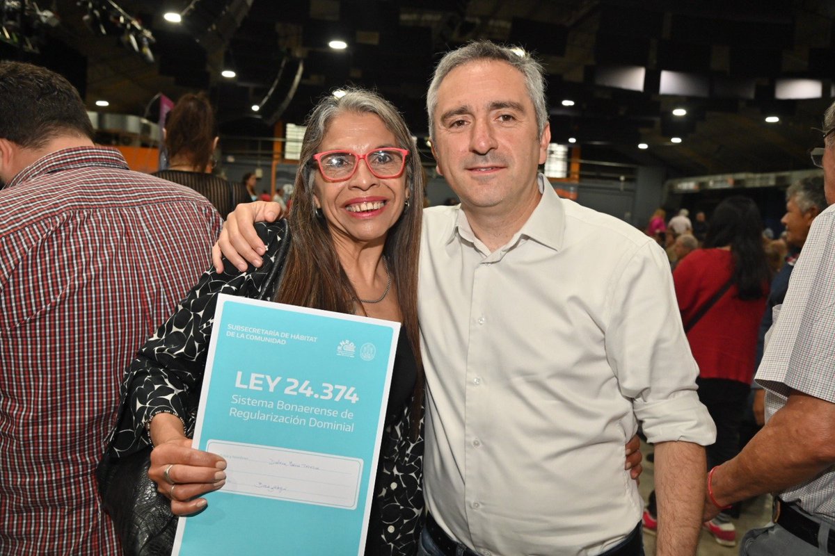 En Berazategui junto al intendente <a href="/jjosemussi/">Juan José Mussi</a> entregamos 246 escrituras a vecinos de 66 barrios de la ciudad. Un acto de reparación que le garantiza a las familias la propiedad legal de sus hogares.

El derecho a la vivienda es una de las prioridades que seguimos consolidando en