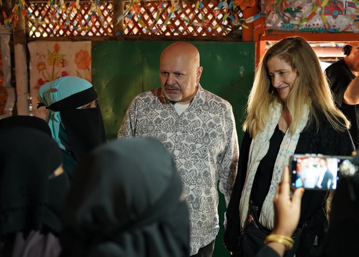 IntlCrimCourt's tweet image. Returning to Kutupalong camp, Cox’s Bazar, #ICC Prosecutor @KarimKhanQC spoke w/ human rights documenters from Rohingya Justice Initiative &amp;amp; Asia Justice and Rights.

Partnership w/ Rohingya victims &amp;amp; civil society central to accelerated progress in #ICC investigations.