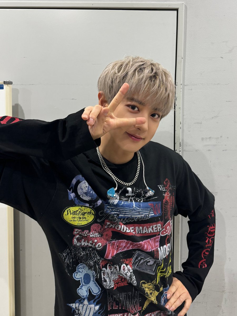 weareoneEXO's tweet image. 明日会おう✌️

#CHANYEOL #찬열
#EXO #엑소 #weareoneEXO
#CHANYEOL_都市風景_City_scape_in_OSAKA
#2024_CHANYEOL_LIVETOUR #都市風景