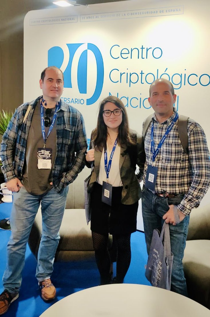 📸Parte del equipo de <a href="/IFCA_Computing/">IFCA Advanced Computing and e-Science Group</a> está hoy en las XVIII Jornadas STIC <a href="/CCNCERT/">CCN-CERT</a> y las VI Jornadas de Ciberdefensa <a href="/ESPDEF_CERT/">MCCE ESPDEF-CERT</a> 

💻Un evento anual donde se comparten las novedades en el sector de la seguridad de las tecnologías de la información y la comunicación🔐