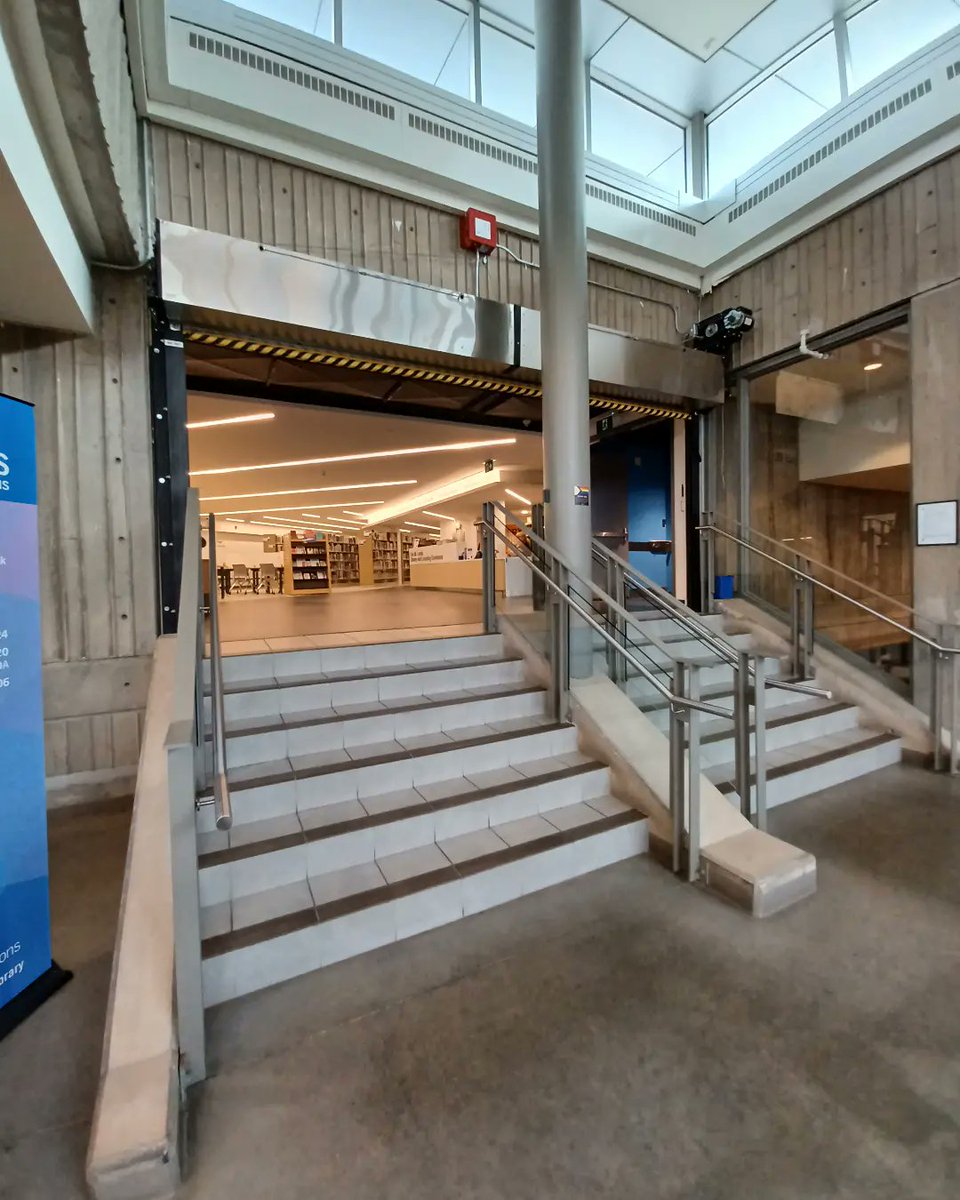 Did you know we are open at 8:30 am until 8:00 pm at both campus libraries from Monday to Thursday (4:30 pm on Friday)? 

The spaces are both open later than that for you to keep studying or working away. There's something nice about a library late at night. 

See you soon!