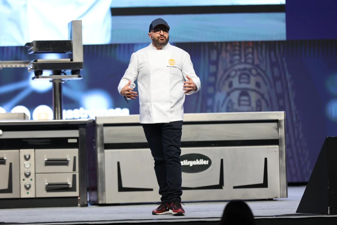 gastromasa's tweet photo. Innovation award-winning pastry chef
Antonio Bachour was on the Gastromasa stage!
Bachour delivered a speech titled 'Legacy of
Bachour's Dessert'. This session's sponsor was Paloma Finesse.

#gastromasa #gastromasa2024 https://t.co/qbwLtrdMGG