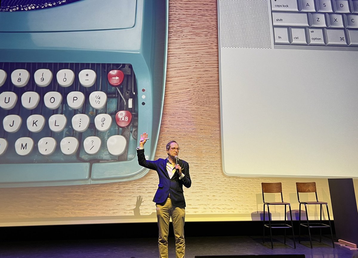 Steven De Smet 💬 (@deflik) on Twitter photo Vandaag, op het #Festivalvandetoekomst <a href="/oost_vlaanderen/">Provincie Oost-Vlaanderen</a> , mogen genieten van de (alweer) zeer inspirerende keynote <a href="/hinssen/">Peter Hinssen</a> 👊 Vandaag, op het #Festivalvandetoekomst <a href="/oost_vlaanderen/">Provincie Oost-Vlaanderen</a> , mogen genieten van de (alweer) zeer inspirerende keynote <a href="/hinssen/">Peter Hinssen</a> 👊