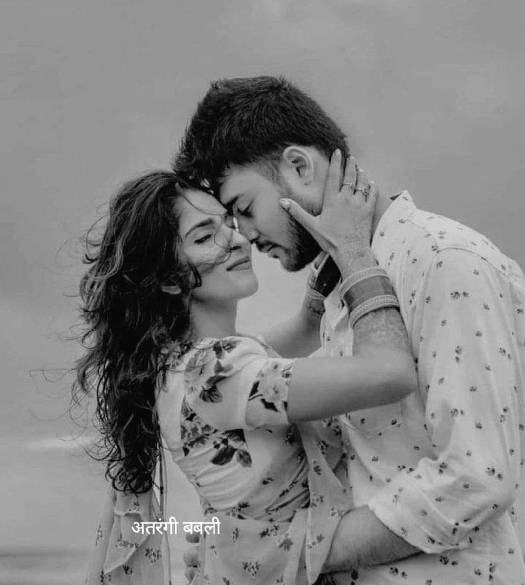 दो शरीर संभोग करें तो  "काम"
दो मन संभोग करें तो  "प्रेम"

दो दिल संभोग करें तो  "ध्यान"
दो आत्माएं संभोग करें तो  "समाधि"

दो पति-पत्नी संभोग करें तो  "कर्तव्य"
दो प्रेमी संभोग करें तो  "सुकून"

दो अनजान संभोग करें तो  "वासना"
दो पड़ौसी संभोग करें तो  "मजबूरी"
Suhana Safar
हम