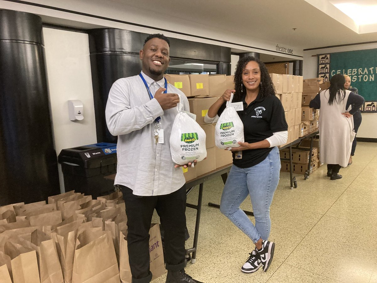 We had a fantastic time at our 2024 Thanksgiving drive. Thanks to all who volunteered &amp; helped to support the community! #AllinForKids