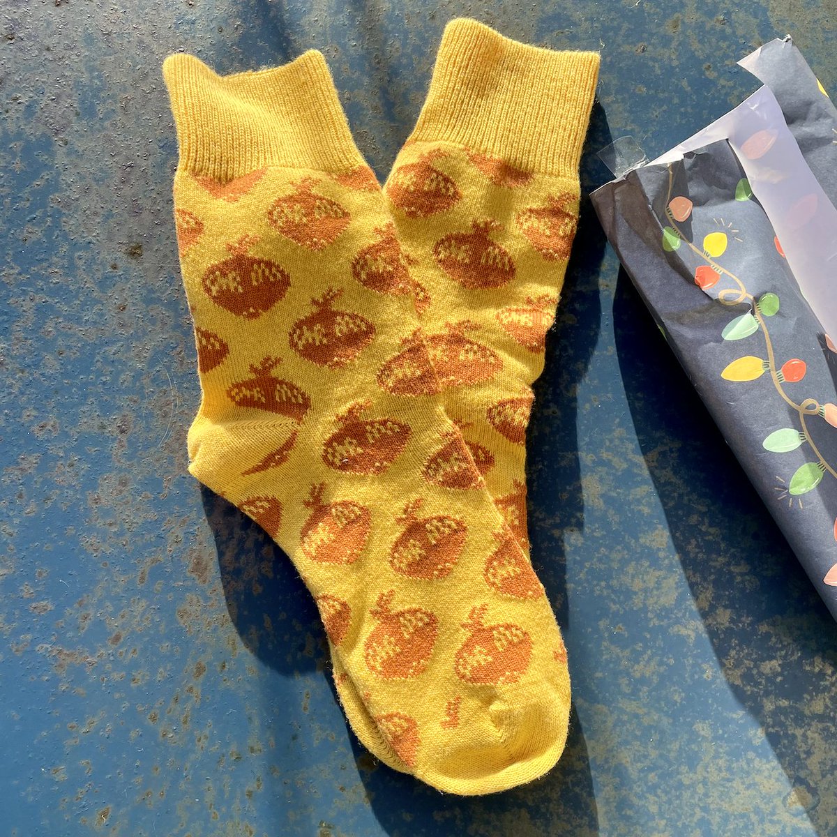 ReportagenCH's tweet photo. Diese Wollsocken schenken wir allen, die ein Jahresabo Print &amp; Digital kaufen! Eine Kollaboration mit @dillysocks. 
https://t.co/ek5QW7at24
#reportagenmag #geschenk #socken #wollsocken #fashion https://t.co/9tuS3Hp75F