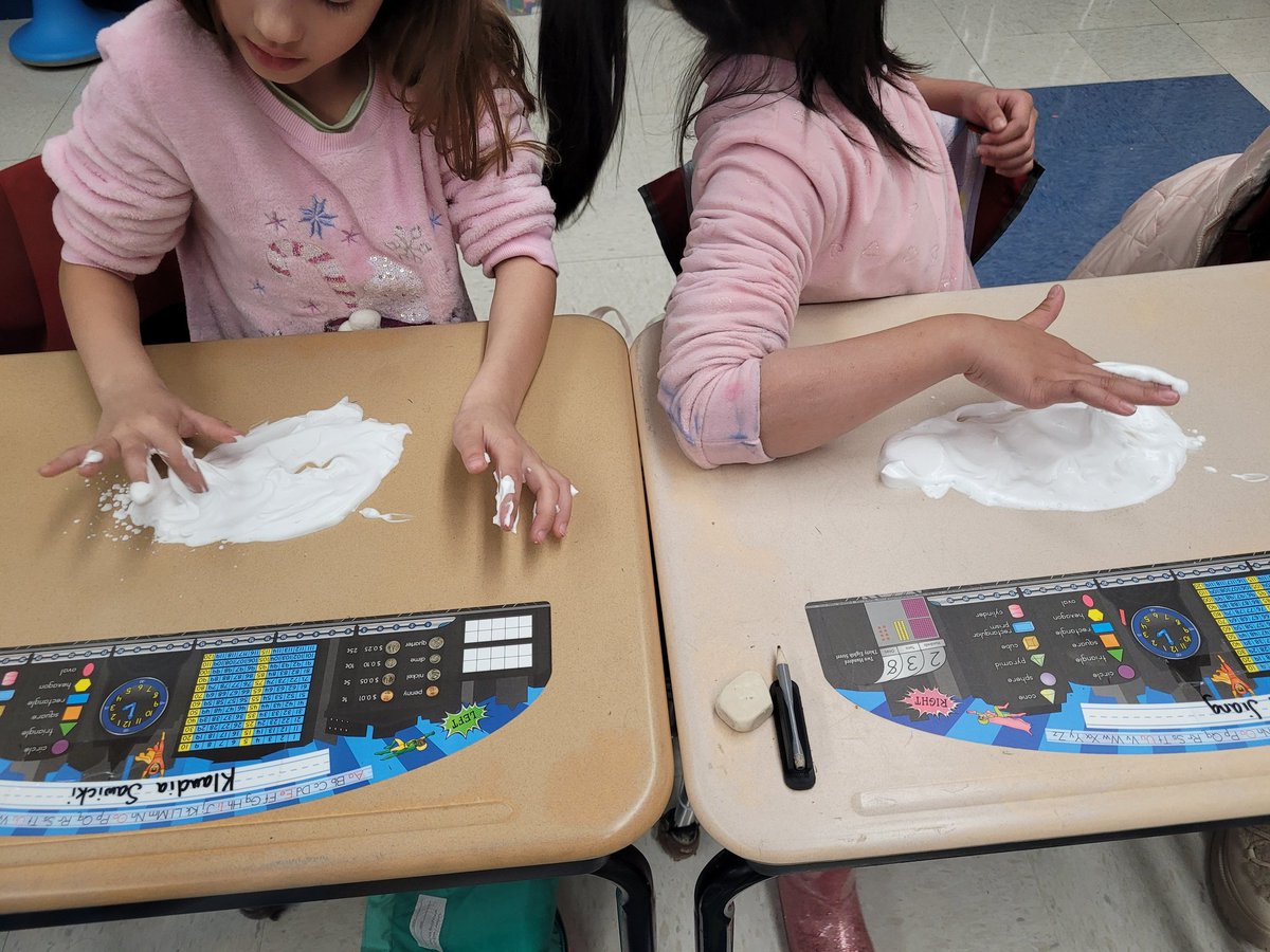 Red word practice today ! Always a favorite! <a href="/mhayes611/">Maureen Hayes</a> @ELattimer08