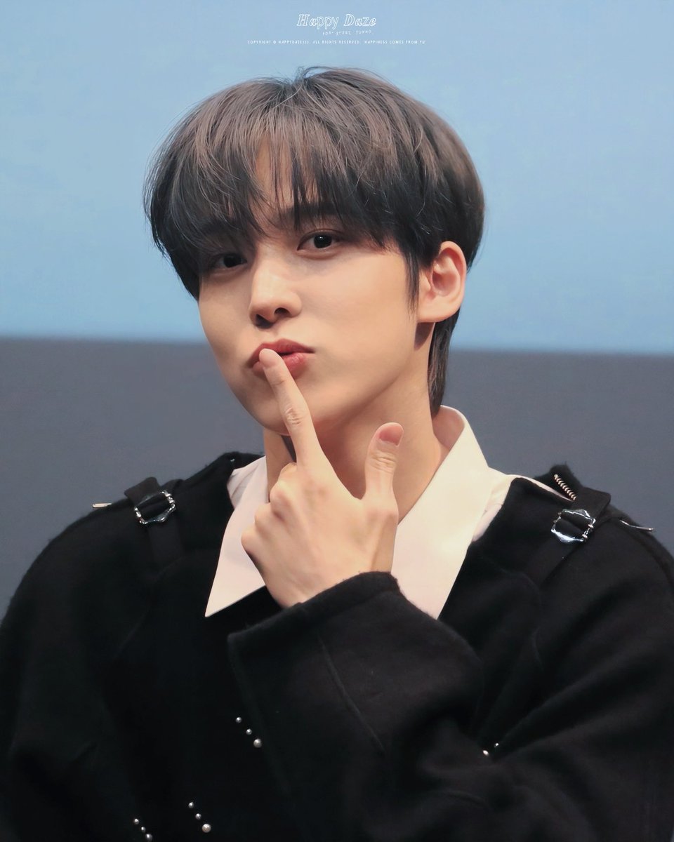 241126 헬로라이브

(˵˘ ³˘˵) ᯓᡣ𐭩

#ATEEZ #에이티즈 #윤호 #YUNHO