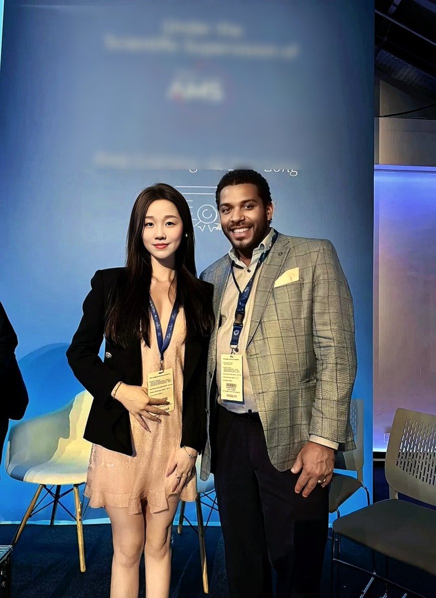 遇非洲客户，情愫暗生。谈判后酒店约会，被他束缚，臣服于他。
🌊 "求求你，再用力一点..." 我羞涩地恳求着。 他加快了节奏，用力地深入，让我体验到了一种前所未有的冲击。被束缚着，却感受到前所未有的自由和放纵。忘记了一切，只记得自己的身体和欲望。我未婚他未娶，性交流合情合理吧。