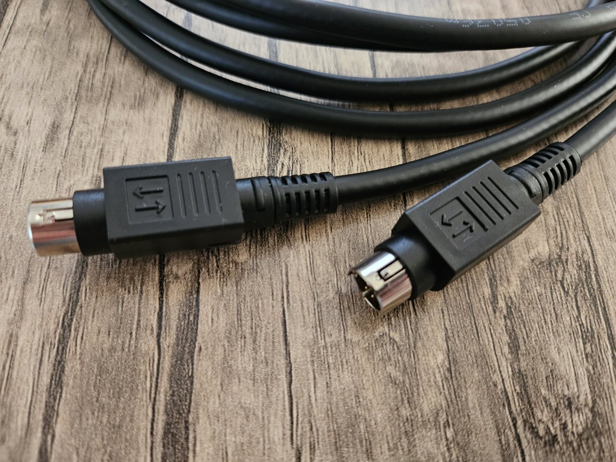 MisirajEduart's tweet image. 2x Mega Drive 2 #RGB Scart cables build and shipped out

- CSYNC
- Polymer caps matching the new red pcb design
- High quality 9pin mini din connectors
- 1.5m (5ft.)

#scart #genesis2 #sega #megadrive2 #gaming #retro #RETROGAMING #games