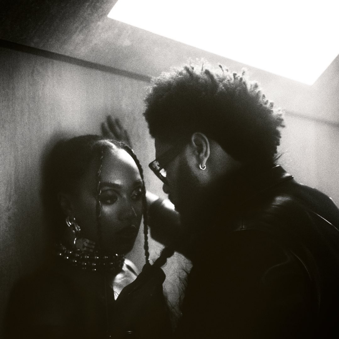 logarithm41's tweet photo. “so you like the weeknd too, huh?” https://t.co/Y1cvNOP8BA