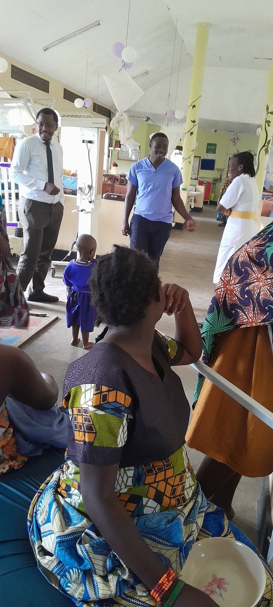 NutritionistKD's tweet image. Every Tuesday is #CookingSession that is usually targeting Paediatric Mothers attending to children and Pregnant Mothers waiting in the Mothers waiting hostel.

@Bwindihospital we believe in Prevention, whereas treatment follows, continuous health education go on Every Tuesday