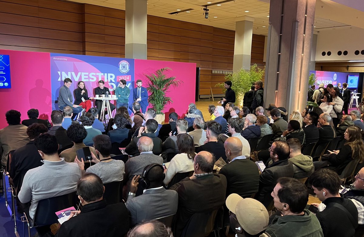 Journal du Coin (@lejournalducoin) on Twitter photo Le Journal du Coin est présent aujourd'hui à l'événement <a href="/InvestirDay/">Investir Day</a> 👋
Plusieurs milliers d'investisseurs sont attendus au Carrousel du Louvre pour discuter bourse, immobilier et... cryptos !
Ce matin, notre Directeur des opérations <a href="/_Cryptique/">Esprit Cryptique</a> modérait une table ronde dédiée Le Journal du Coin est présent aujourd'hui à l'événement <a href="/InvestirDay/">Investir Day</a> 👋
Plusieurs milliers d'investisseurs sont attendus au Carrousel du Louvre pour discuter bourse, immobilier et... cryptos !
Ce matin, notre Directeur des opérations <a href="/_Cryptique/">Esprit Cryptique</a> modérait une table ronde dédiée