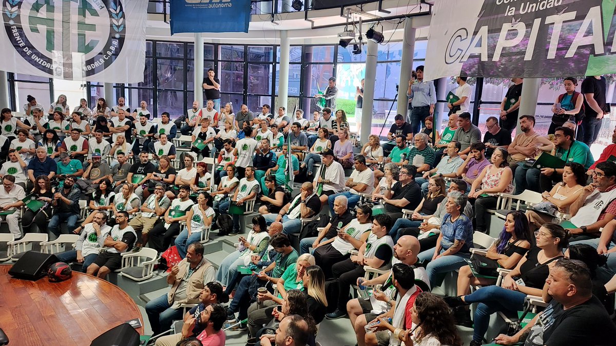 FrenteGerman's tweet photo. Hoy, en el Plenario del Frente de Unidad Germán Abdala, debatimos estrategias para enfrentar un gobierno que ataca nuestros derechos. Unidad, participación y lucha son nuestras respuestas.
#UnidadSindical  #ATE100Años
#FrenteUnidadGA https://t.co/JJWMSHtu60