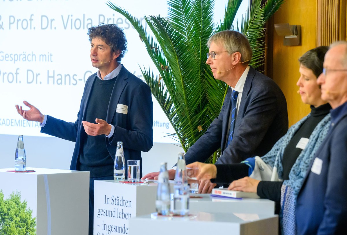 Nochmals vielen Dank an alle, die am #Akademientag2024 dabei waren! Für alle, die nicht da sein konnten, sind jetzt auch die Videoaufnahmen aus der Einstein-Terrasse in unserer Mediathek zu finden. Einfach mal reinschauen!
akademienunion.de/presse/mediath…