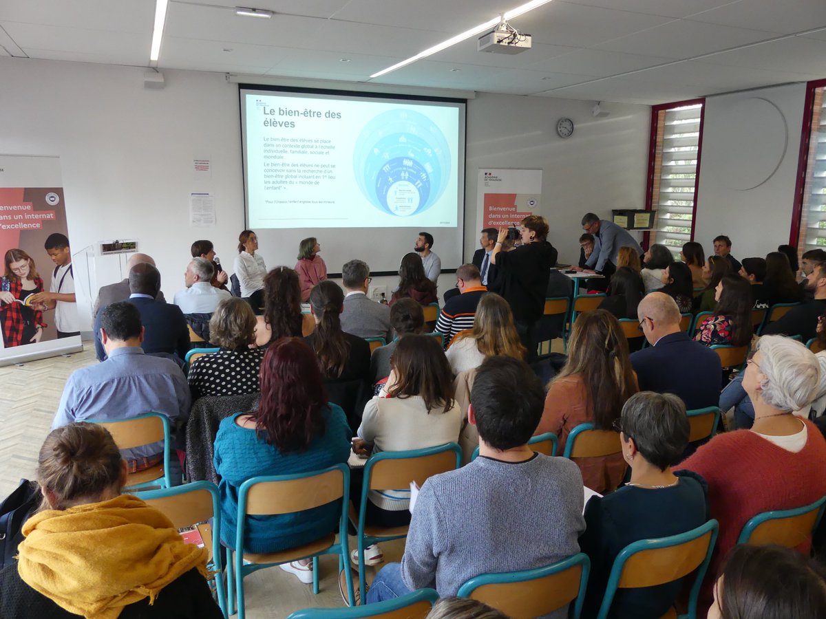 DSDEN82's tweet photo. Séminaire @IEXacTlse en présence du DASEN @LeNormandCyril1, au @JulesMichelet1. Table ronde sur le #bienêtre des élèves, rencontre avec les partenaires du réseau des IEX et ateliers de réflexion sur la gouvernance, communication et pédagogie de projets. Une matinée bien riche ! https://t.co/RHKja4uptj