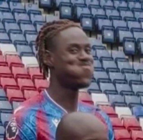 Nilipokuwa naangalia mpira ni kwa shabiki wa Yanga ukishangilia anakufukuza. Saiv ndio nashangilia barabarani...🤣🤣