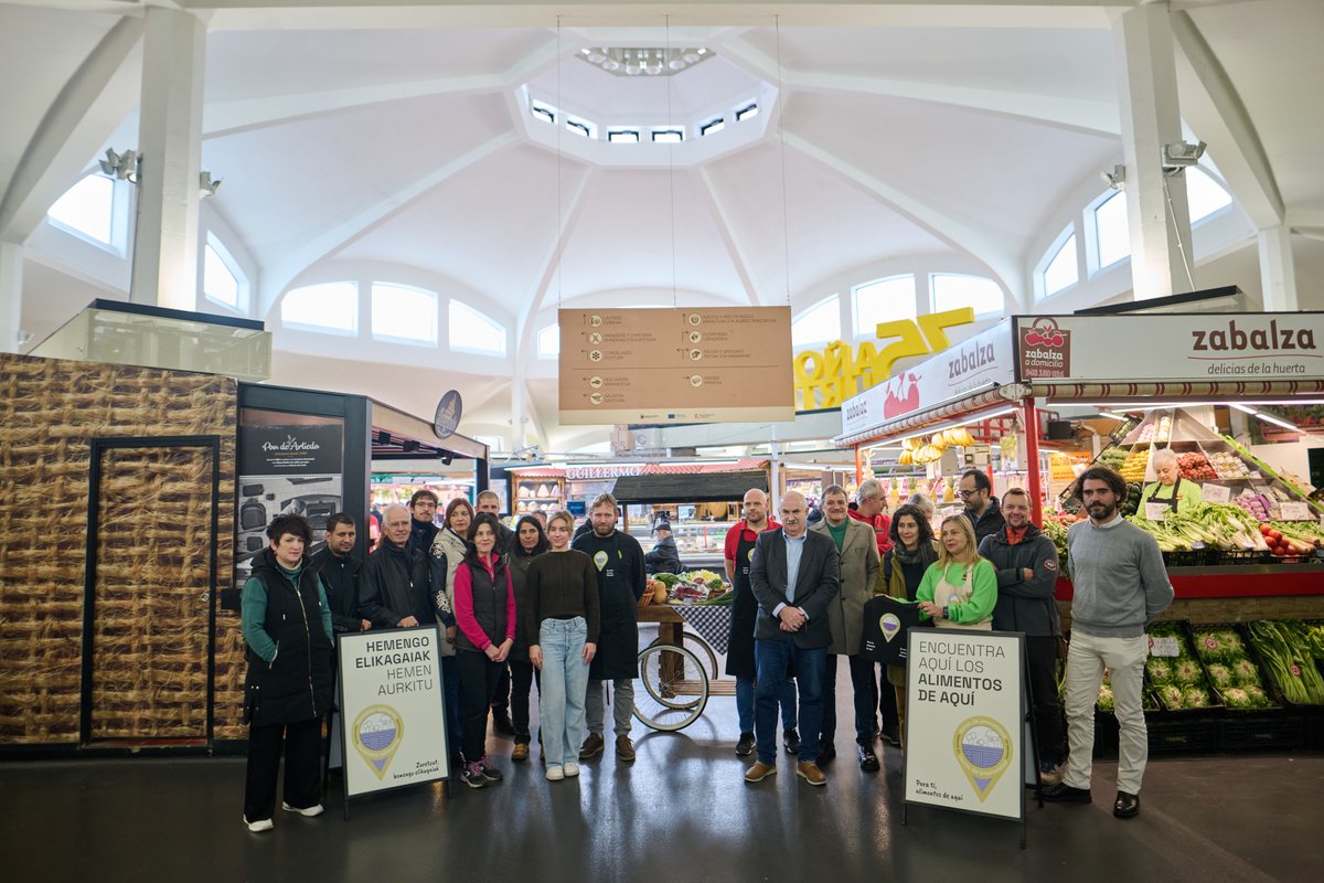 Reyno_Gourmet's tweet photo. El departamento de #DesarrolloRural e @IntiaSa han presentado esta mañana la campaña 'De aquí, para ti / Hemengoa, zuretzako'.

✅Un centenar de agentes productores se suman ya a la campaña de venta directa de alimentos locales.

➡️https://t.co/AwluMPlqm1 https://t.co/GQTge0V6P5
