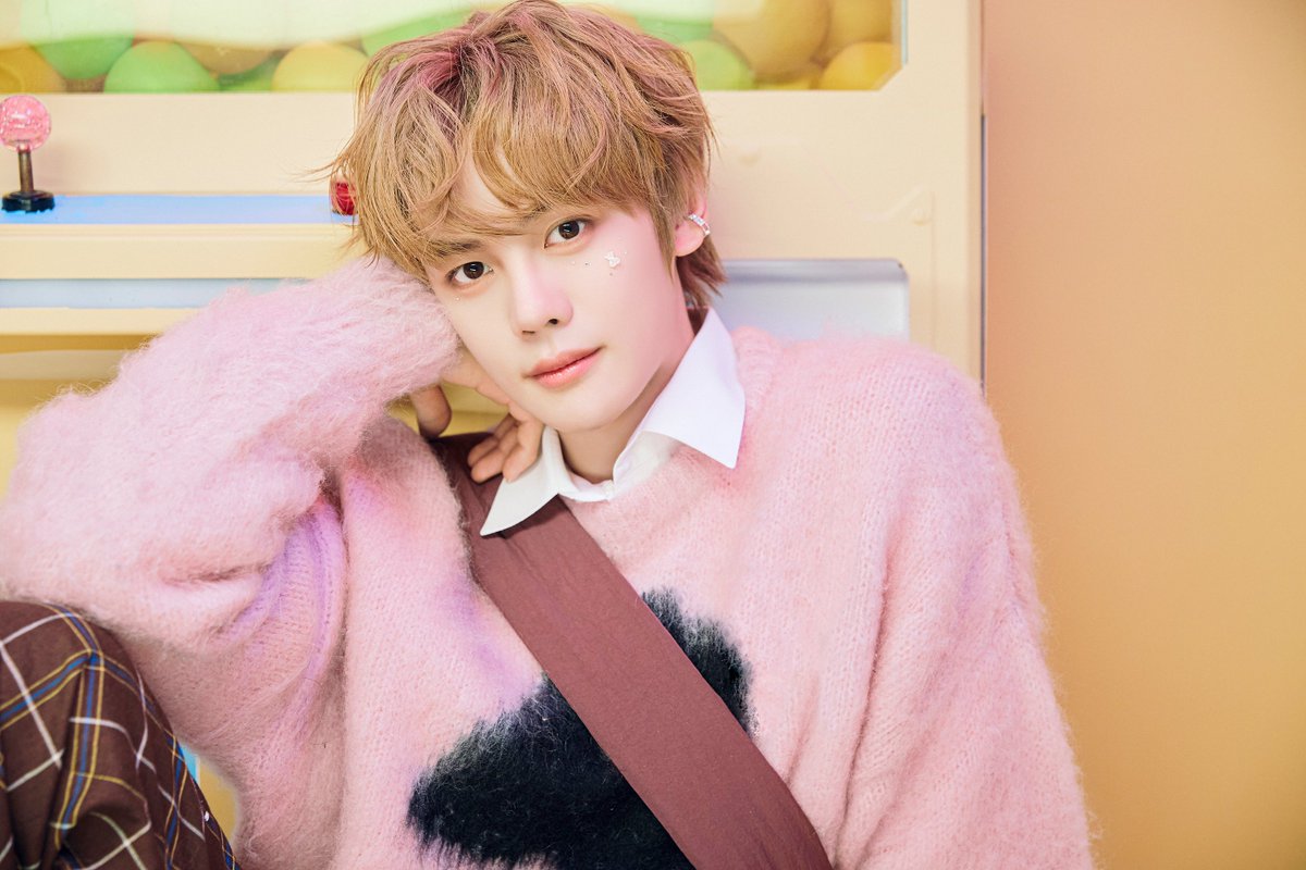ZB1_jp's tweet photo. ZEROBASEONE Japan 1st EP 
『PREZENT』

Concept Photo 2
#KIMGYUVIN #キムギュビン

2025.01.29 00:00 (JST)

#ZEROBASEONE #ZB1
#PREZENT
#NOW_OR_NEVER
#Only_One_Story https://t.co/xafWQSwP4R