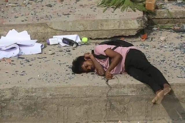 RealBababanaras's tweet photo. This is Bangladesh. Hindus were identified by checking their IDs and being killed by radical Islamists. Yes, they are not asking the caste. They don't care whether you are Yadav, Pandit, Kurmi , Tamil,Telugu,Kannada or Gen, SC, ST, OBC... They are killing if you are not a Muslim. https://t.co/dmrc00UtKz