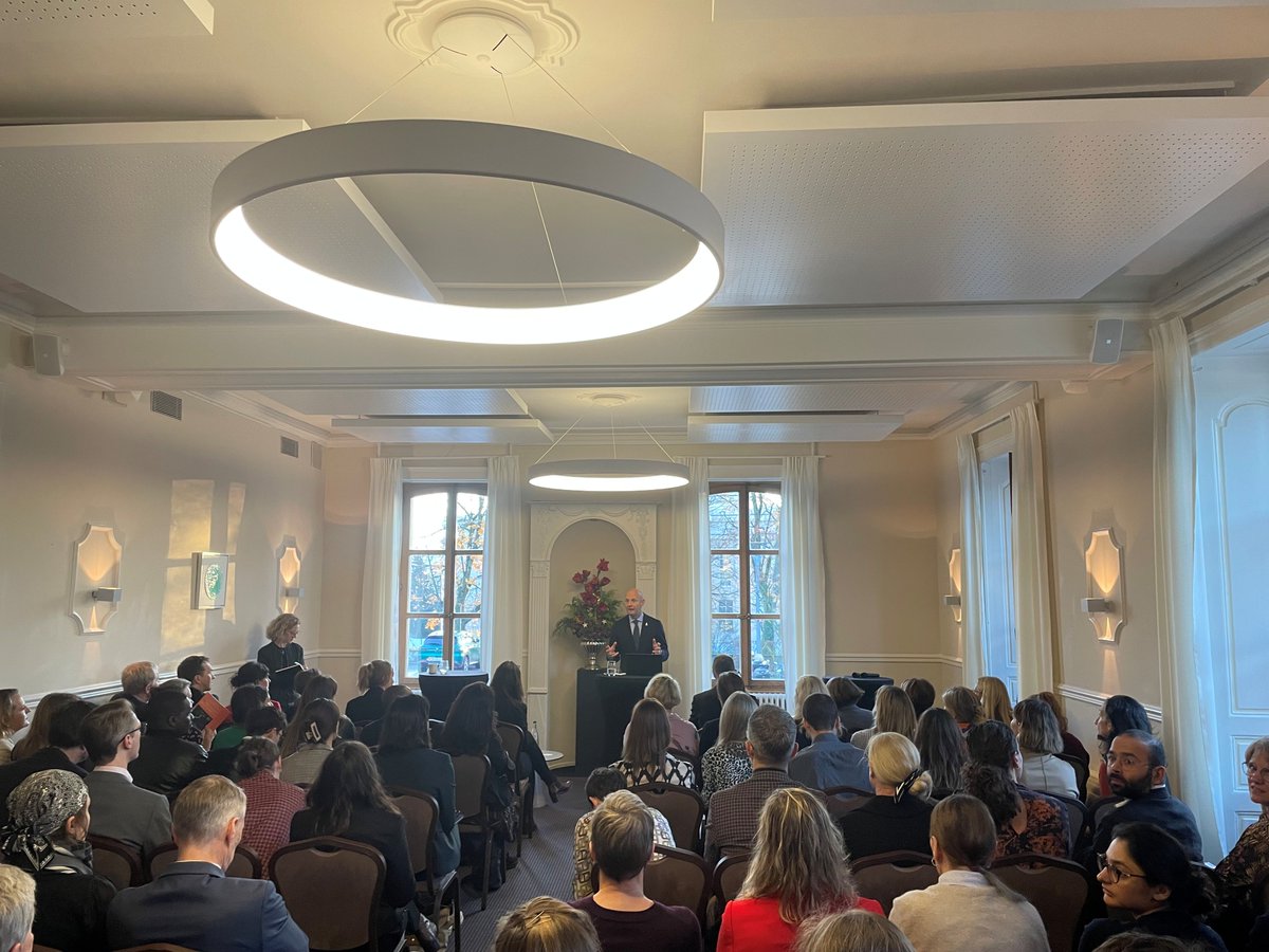 The key to addressing global issues lies in cooperation. Both public entities and private enterprises have a crucial role to play.

Side event about Nordic perspectives on promoting effective #BizHumanRights at #UNForumBHR, with <a href="/DKUNmisgva/">Denmark in UN Geneva 🇩🇰</a> <a href="/etiskhandel/">Etisk handel Norge</a> &amp; Danish NHRI.