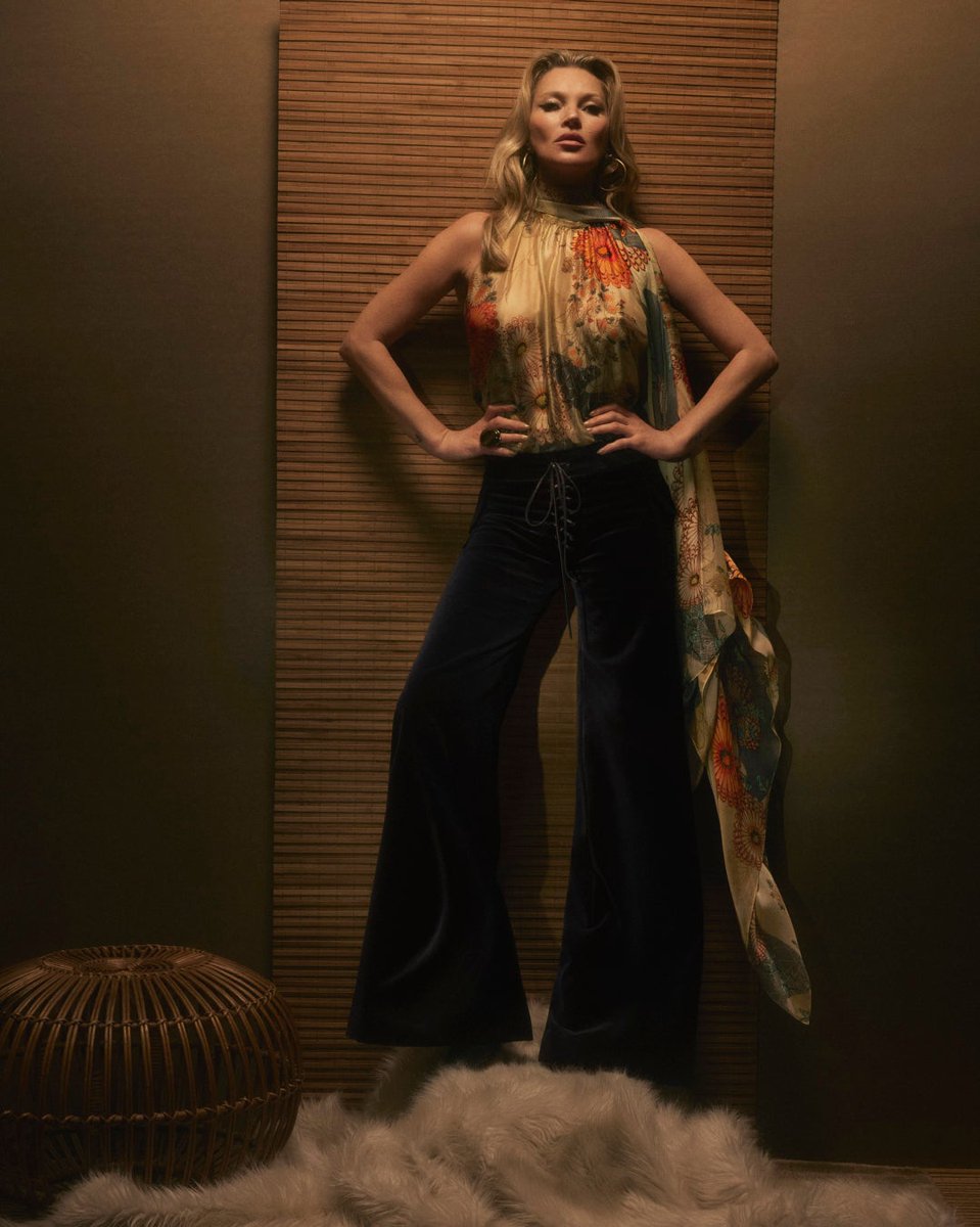 s_en_7's tweet photo. ZARA x Kate Moss
----
A party capsule merging disco and rock'n'roll. Designed with Katy England, featuring bias-cut dresses, leopard prints, and '70s Studio 54 inspiration. https://t.co/a97om6gmHF