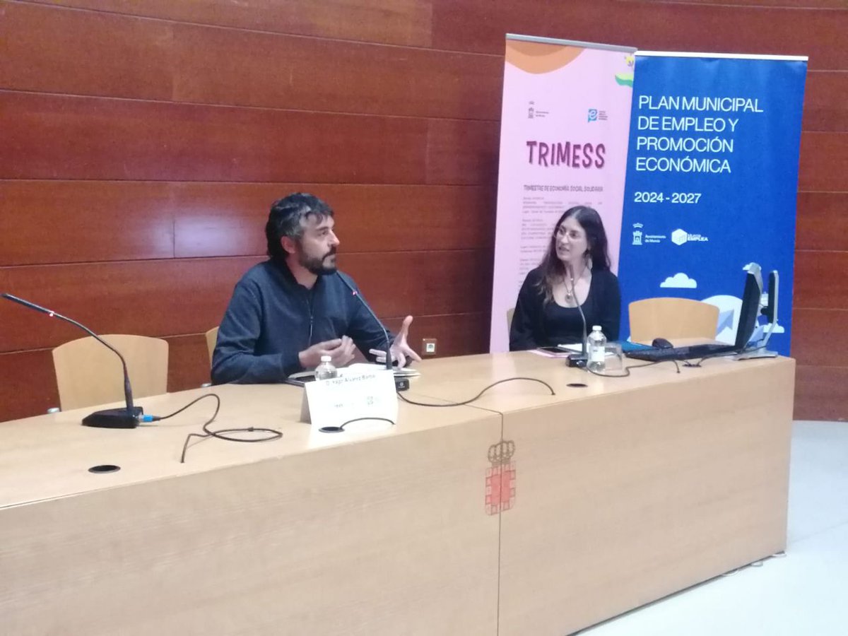 Termina el Congreso del #TRIMESS con <a href="/EconoCabreado/">Yago Álvarez Barba</a>.
El sábado 30 seguiremos con la Feria en la Pérgola de San Basilio.