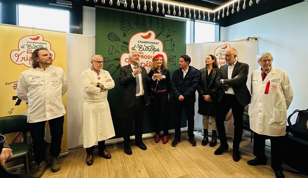 tripierdefrance's tweet photo. Mi journée du championnat d’Europe @LesProTripiers avec le soutien du @marchederungis Stéphane Layani, le pdt du jury Joseph Viola , le parrain Nicolas Sale @EscoffierFrance 👍@Marcel_Benezet @GHR_Paris_Idf @Langlai73410097 @pkorcheflambert @AcademieRungis https://t.co/1B9AuUt23P
