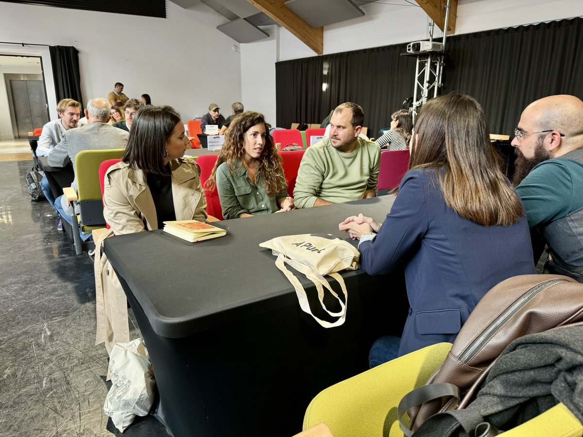 AdaptaMarket's tweet image. Comença la trobada entre els autors dels projectes i la indústria audiovisual

#AdaptaVlc24 #Adapta #AdaptaMarket