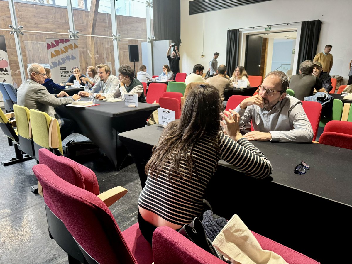 AdaptaMarket's tweet image. Comença la trobada entre els autors dels projectes i la indústria audiovisual

#AdaptaVlc24 #Adapta #AdaptaMarket