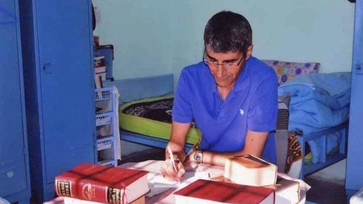 aminahekmet's tweet photo. Las autoridades turcas liberan al escritor y poeta kurdo, İlhan Sami Çomak, después de pasar 30 años y 3 meses en la prisión. Fue detenido en 1994. https://t.co/N7aNpFqW9q