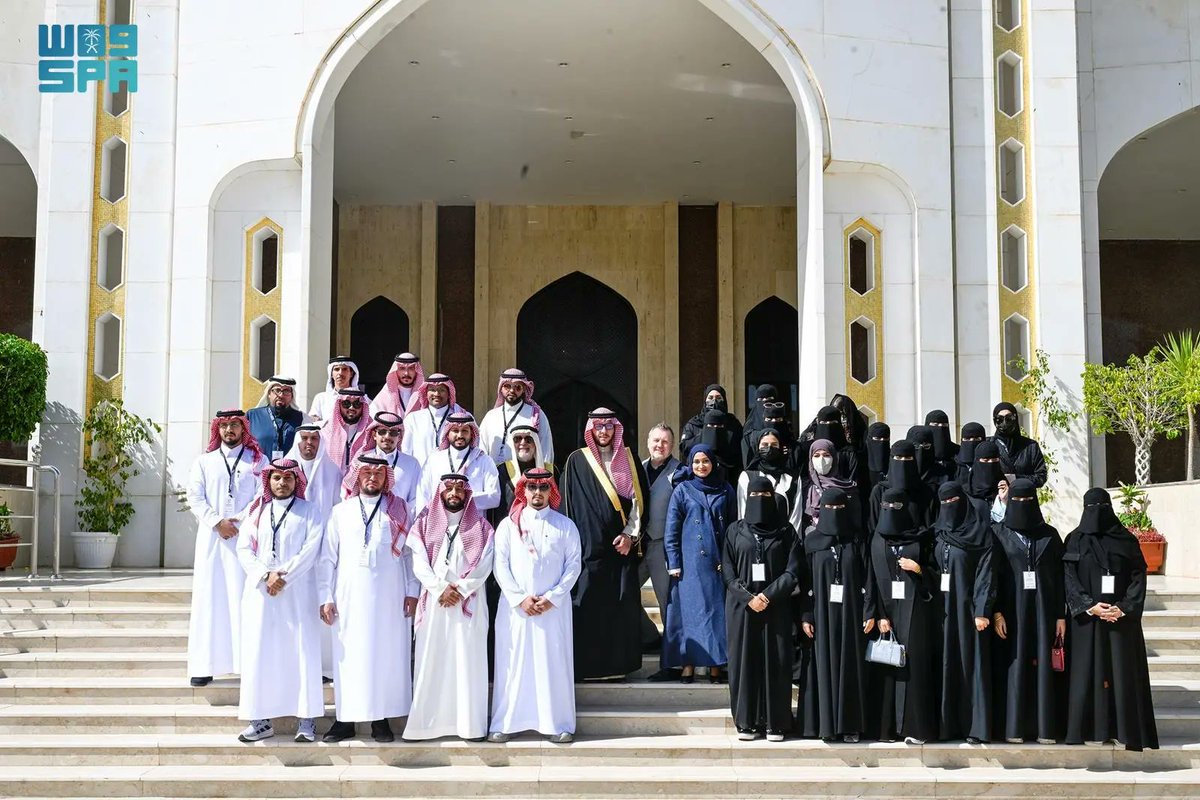 محافظ الطائف يطلق مبادرات "طائف المستقبل" ويشهد توقيع عدد من الاتفاقيات.
spa.gov.sa/N2214148
#واس_عام