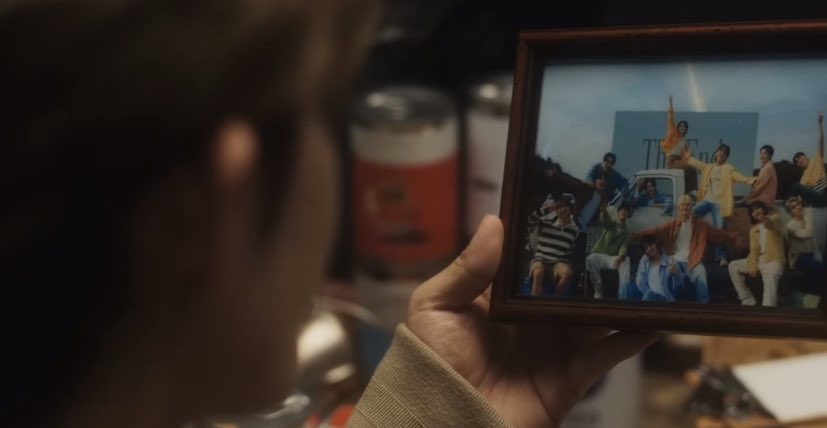 aboutscoups's tweet photo. seungcheol erased the can’s expiration date and wrote “forever” 🤍 he also looked at their group photo in ima mv 🥹 https://t.co/3tLEXIMhFV