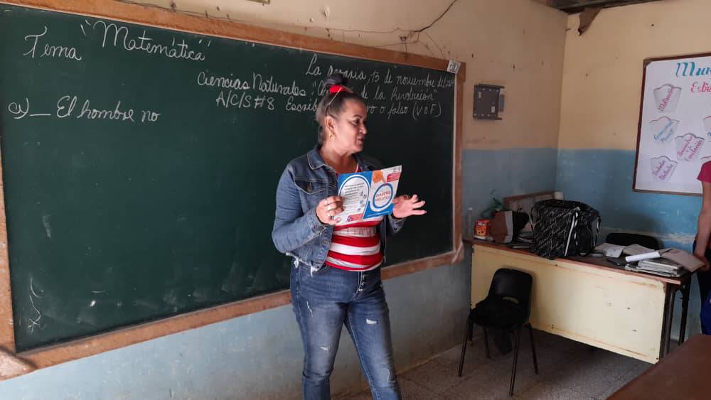 ProsaludHolguin's tweet photo. En el municipio Cacocum se realizan diferentes actividades de promoción de salud por el día mundial de la diabetes mellitus, sensibilizando a su población para un adecuado control de sus factores de riesgo
#proslaludholguin
#enfermedadesnotransmisibles https://t.co/eA7XUkRPfT