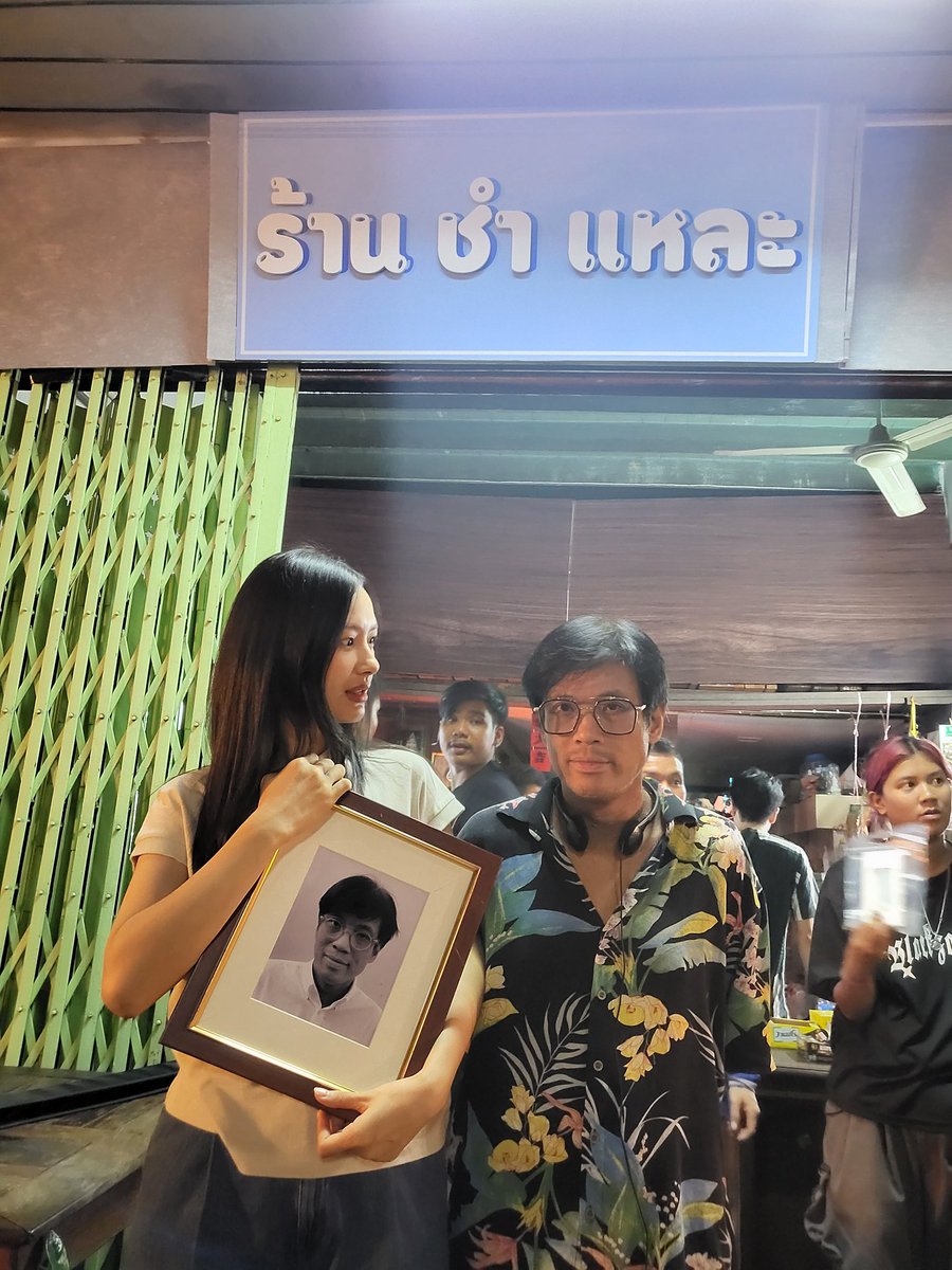 Pongpular's tweet photo. อุตสาหกรรมครอบครัวฮะ 
#WhaleStorexoxo 
#GMMTV2025 https://t.co/HibESLE6kW
