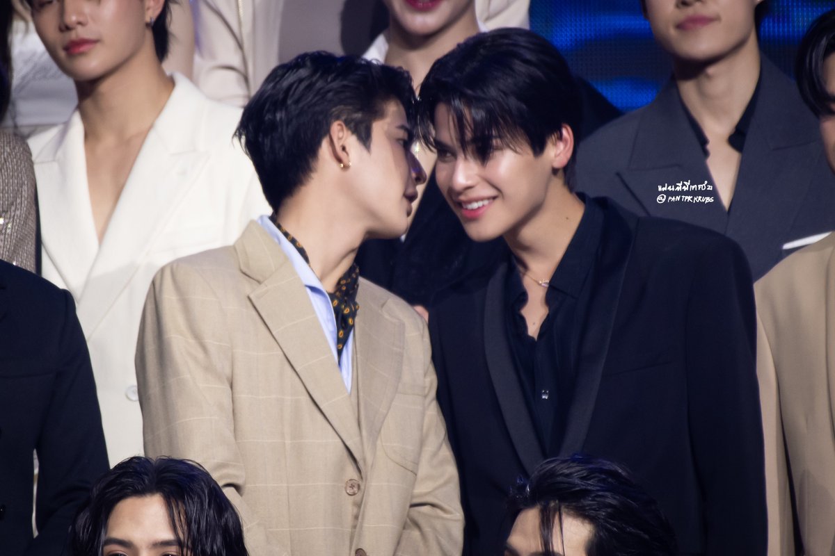 fanTpkkrubs's tweet photo. 241126 #GMMTV2025

ฮออล์มันเสียงดังอะเนาะ 🤭🤭 @mmarkpkk @Tpkkrubs

#ล้นFeed #DareYouToDeath
#mmarkpkk #ohmtpk
#มาร์คโอม #MarkOhm https://t.co/BvUciOK8Qv