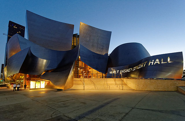 cafezm's tweet image. Ayer en "Tomen asiento" 🪑 de @elcafedemimi ☕ de @radioclasica 📻 visitamos el Walt Disney Concert Hall de Los Ángeles 🇺🇸. 

Escuchamos la obra con la que se inauguró, 🎼"The Dharma at Big Sur" de John #Adams, y la "Sinfonía n. 1" de #Ives con @LAPhil 👉🎧rtve.es/play/audios/el…