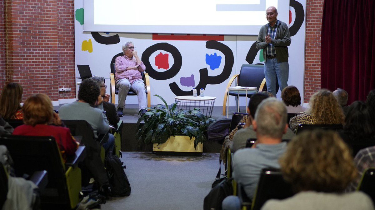 Sesión de tarde en la <a href="/Escueladtrabajo/">Escuela del Trabajo</a> con <a href="/DoctorBaylos/">Antonio Baylos</a> "El Pilar Europeo de los derechos sociales" 
Presentado por Fernando Rocha