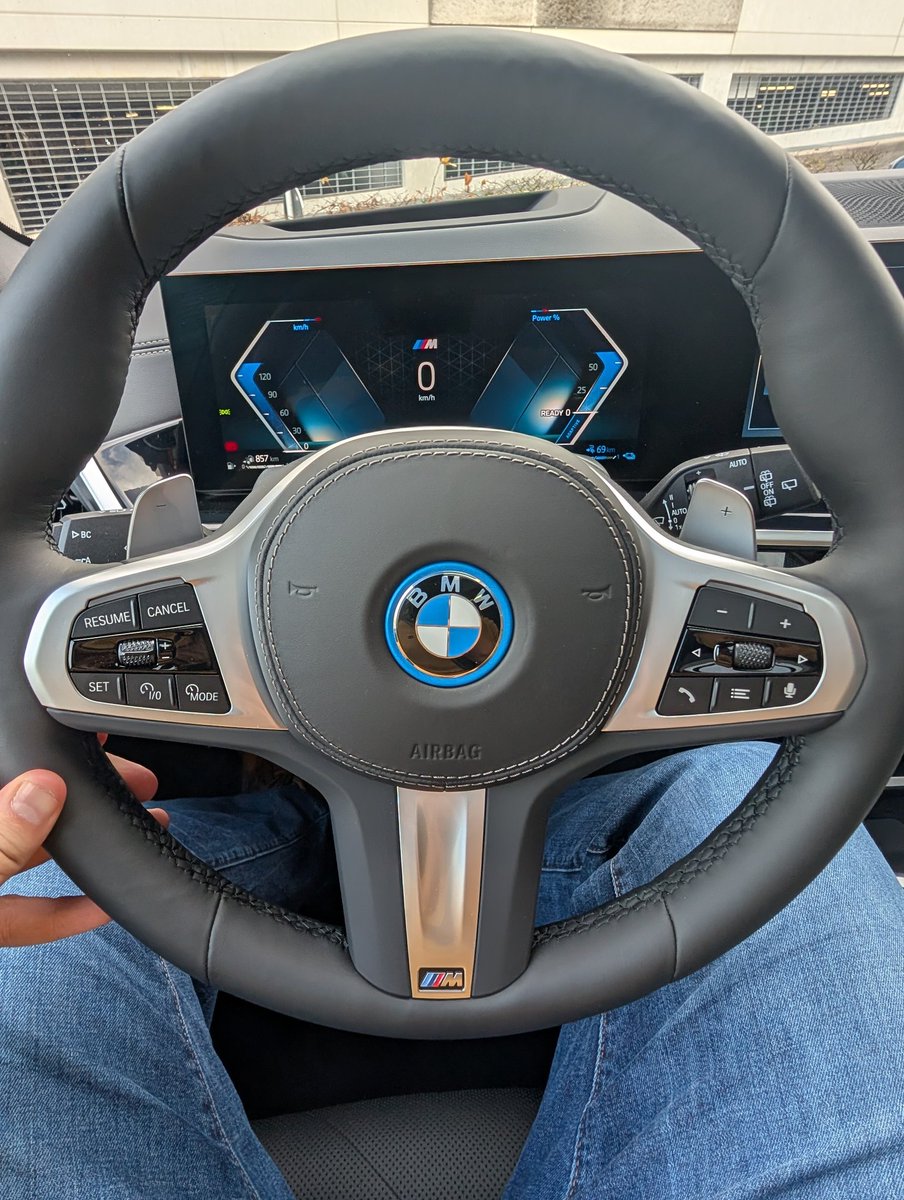 Monsieur-TK tweet media