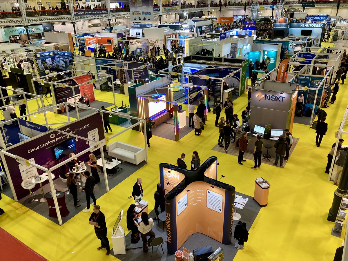 Mike_Fleming's tweet photo. Visited the @LondonBuildExpo last week and got to see some new @MClimate_ #lorawan sensors at the @Alliot_Tech stand. The MClimate CO2 Display Lite is powered by a Super Capacitor using an organic solar panel. https://t.co/888L9piiUx