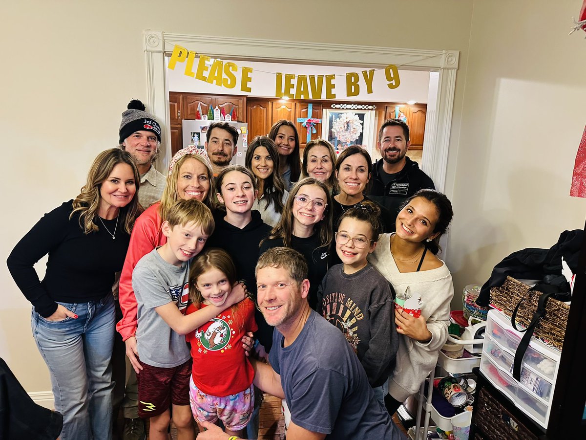 Hayden Family Holiday shenanigans!! They understood the assignment 👏✊❤️🤣