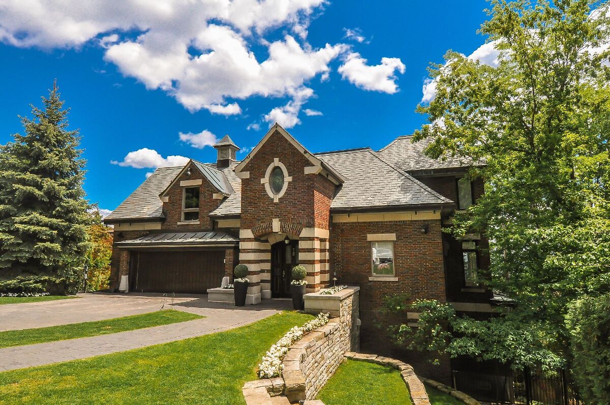 frank_deluca's tweet photo. When buying a townhouse, it’s smart to work with an agent who is knowledgeable about the townhouse communities in your specific area. https://t.co/ULAHPF8799 https://t.co/cr9WlomkON