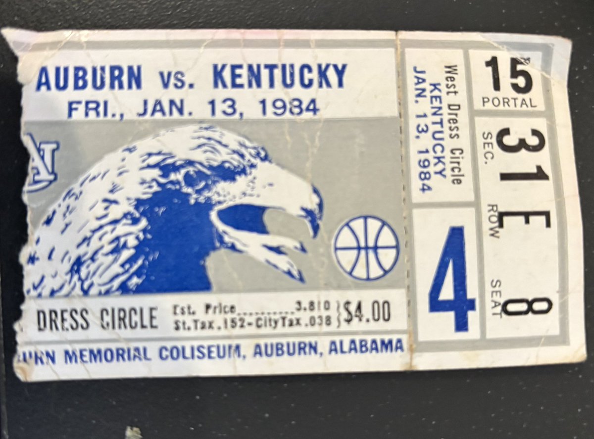 PatrickRinger's tweet image. Just found 40 year old ticket stub from game where Charles Barkley led Auburn to a win over #1 ranked Kentucky. Went with my Dad. Awesome game with crazy talent on both sides.
