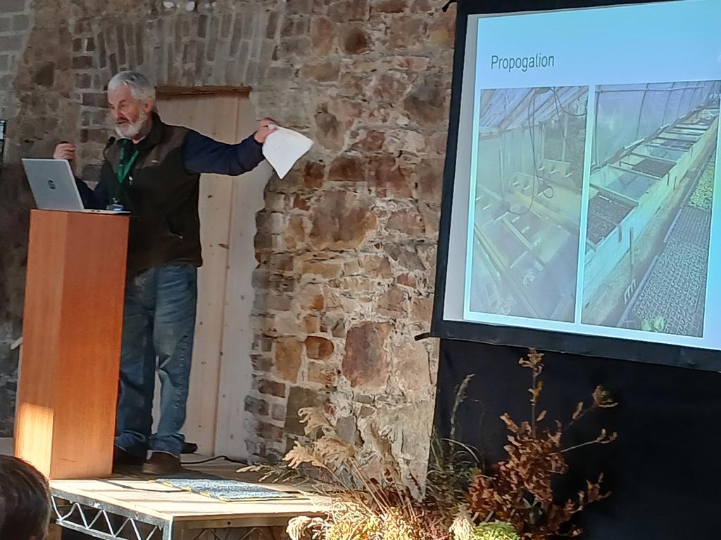 Geraghty_Notill's tweet image. Captive audience @OrgGrowersIre conference in beautiful Kilruddery Gardens today. Excellent speakers including Alice Rixon, John McCormick of Helen's Bay Organics and Ben Raskin on Silvohorticulture 👏 @agriculture_ie @SETUHort @Bordbia @IrishOrganicA @organictrust @DeptOfSciSETU