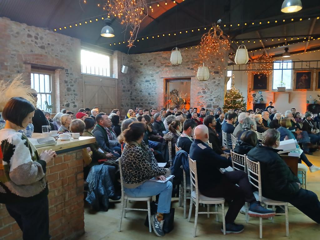 Geraghty_Notill's tweet image. Captive audience @OrgGrowersIre conference in beautiful Kilruddery Gardens today. Excellent speakers including Alice Rixon, John McCormick of Helen's Bay Organics and Ben Raskin on Silvohorticulture 👏 @agriculture_ie @SETUHort @Bordbia @IrishOrganicA @organictrust @DeptOfSciSETU