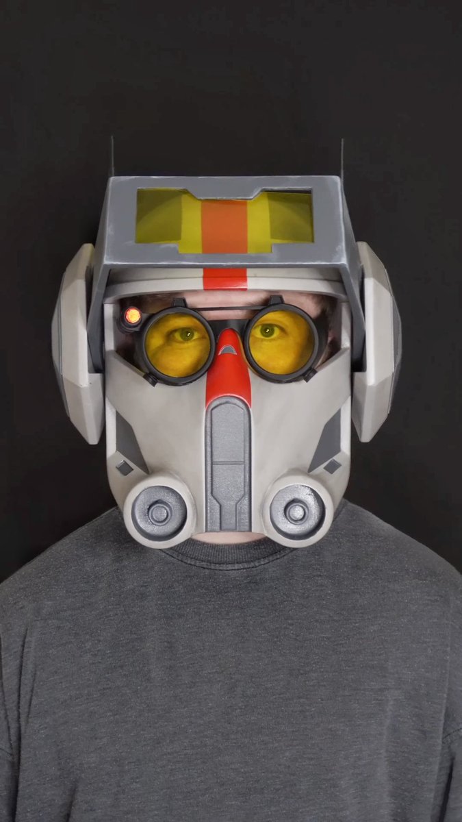 Turbo_Nerd_'s tweet image. I&apos;m so excited to finally show my completed Tech helmet! This was a super fun project to work on and such a unique helmet to bring to life! #badbatch #badbatchtech #starwars