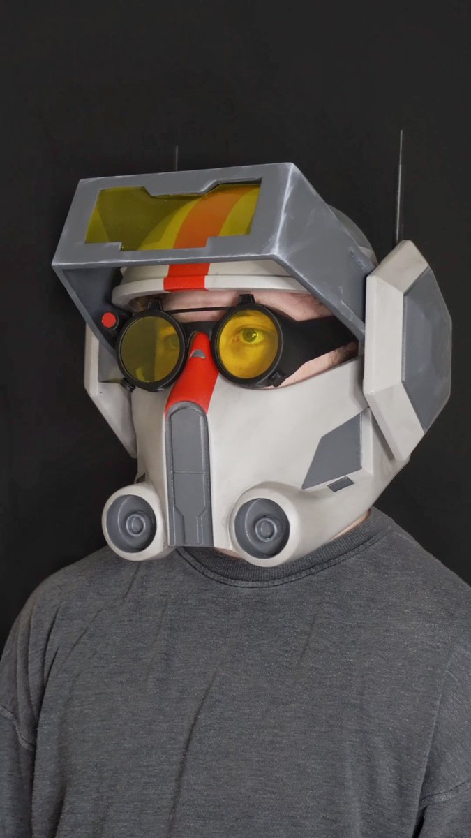 Turbo_Nerd_'s tweet image. I&apos;m so excited to finally show my completed Tech helmet! This was a super fun project to work on and such a unique helmet to bring to life! #badbatch #badbatchtech #starwars