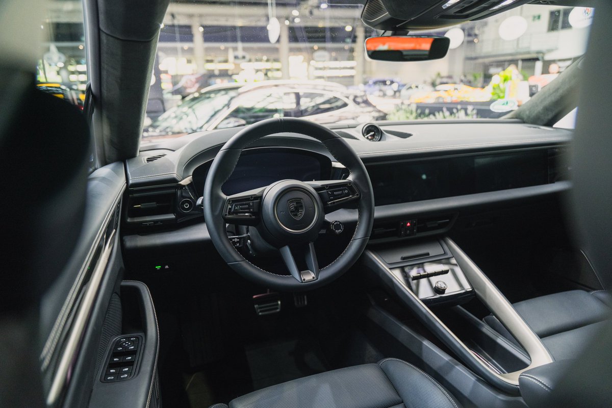 Brand new Macan 100% electric 🔋