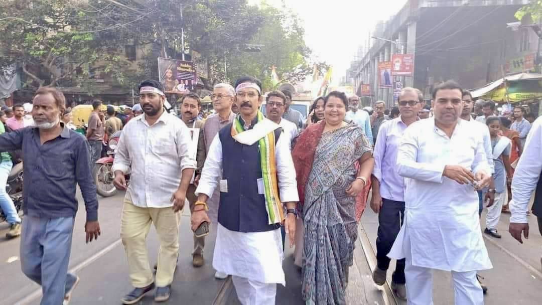 mitachakraborti's tweet image. 26/11/2024 : সংবিধান দিবস উপলক্ষে আজ পশ্চিমবঙ্গ প্রদেশ কংগ্রেসের পক্ষ থেকে কলেজ স্কোয়ার থেকে শ্যামবাজার পর্যন্ত সাংবিধানিক অধিকার রক্ষার পদযাত্রা সংগঠিত হলো।

#SambidhanDiwas #ConstitutionDay #SaveConstitutionSaveIndia